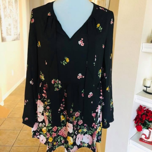DR2 Tops - NWT DR2 tunic top floral M